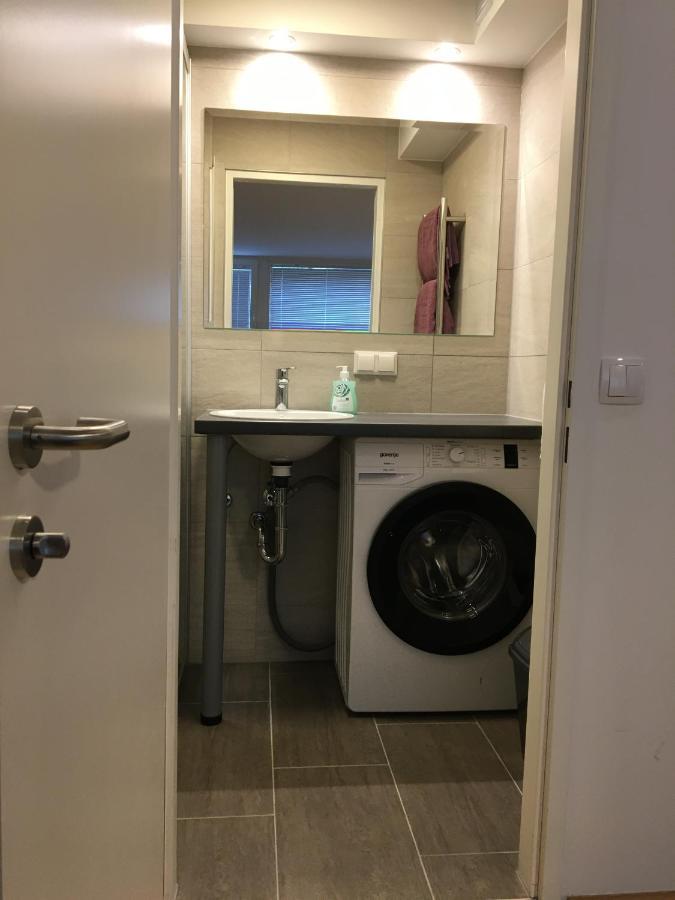 Апартаменты Cosy Flat In The Quiet Area With Own Garden, Free Parking And Direct Public Transport Link To The Centre Вена Экстерьер фото